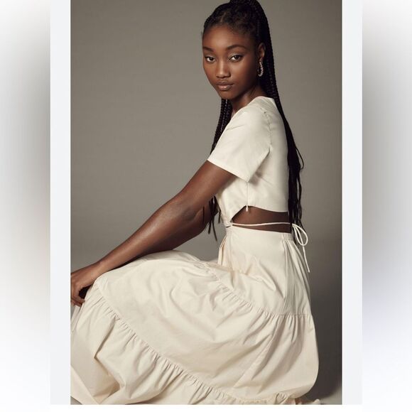 Moon River V-Neck Cutout Tiered Dress - Picture 3 of 6